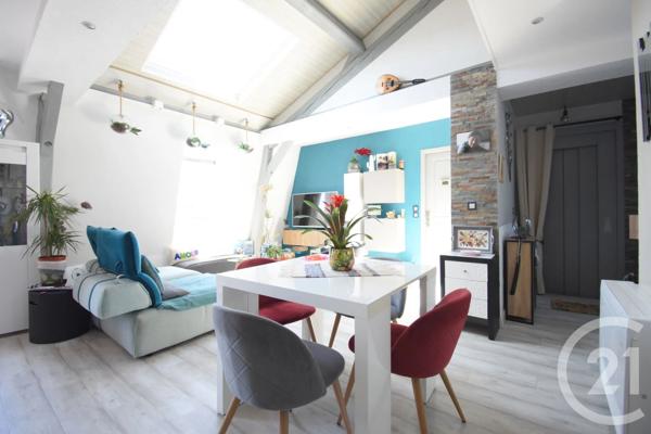Appartement T3 à vendre  3 pièces - 59,43 m 2   VICHY  - 03