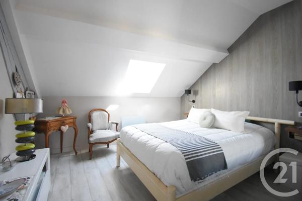 Appartement T3 à vendre  3 pièces - 59,43 m 2   VICHY  - 03