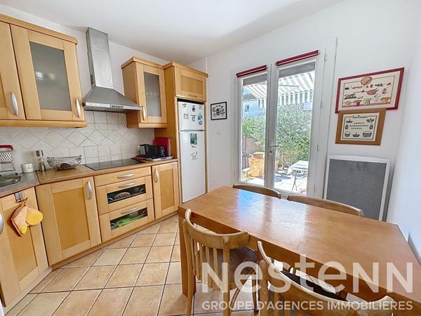 Maison à vendre à Saint-Rémy-de-Provence avec jardin, piscine, garage et vue sur les champs