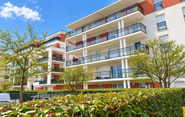 Appartement
         3 pièces
        - 65 m² 185 000 € *