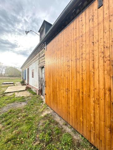 Dpt Eure (27), à vendre BOURTH CORPS DE FERME - Terrain de 15 200,00 m² -