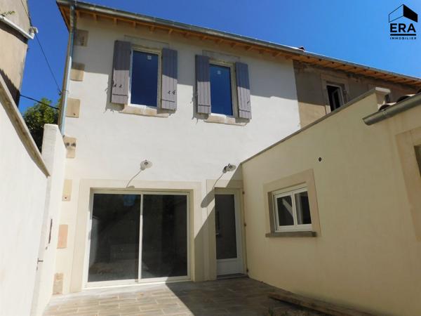 Maison de ville rénovée avec cour plein sud