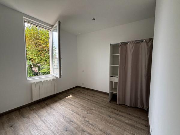 Maison de ville rénovée avec cour plein sud