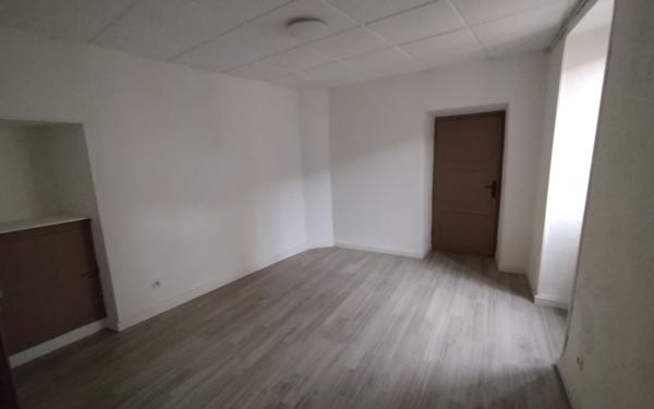 Appartement à louer    2 pièces • 48 m2 Les Vans