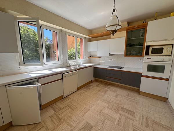 Maison d'exception à vendre à Camaret-sur-Mer avec vue mer