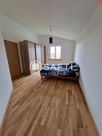 Belle Maison Traditionnelle de 260 m² édifiée sur un terrain de 1044 m²