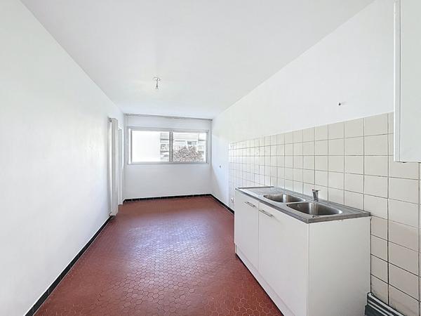Appartement à Meaux - secteur Louis Braille - 4 pièces - 3 chambres - proche gare de Meaux - avec cellier et place de parking