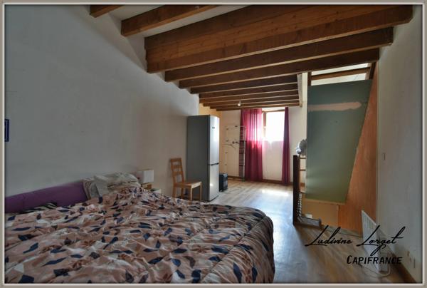 Maison de ville à vendre à NEUILLY SAINT FRONT (02) de 65 m²habitable-4 pièces -2 chambres -courette - cave voûtée de 10 m² – Avec travaux