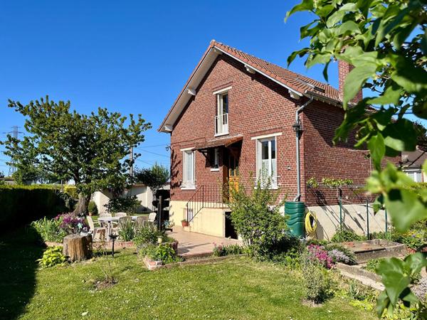 Maison à vendre sur la commune de Persan - environ 96m2, 6 pièces, 4 chambres