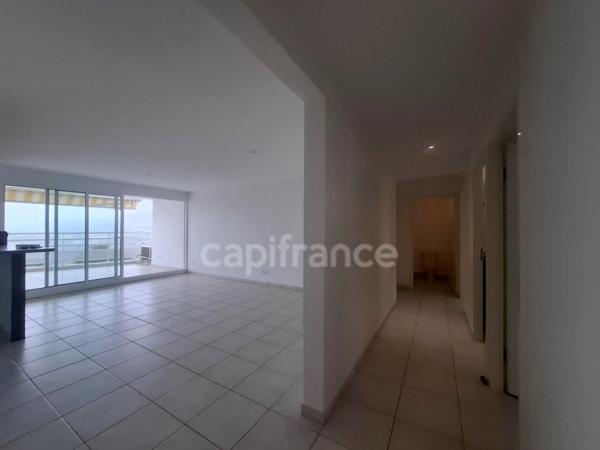 A Louer - Appartement de type 4 - Terrasse - Box - Parking - Vue mer - SCHOELCHER - Plateau Fofo