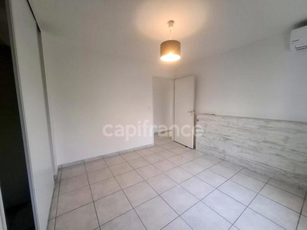 A Louer - Appartement de type 4 - Terrasse - Box - Parking - Vue mer - SCHOELCHER - Plateau Fofo
