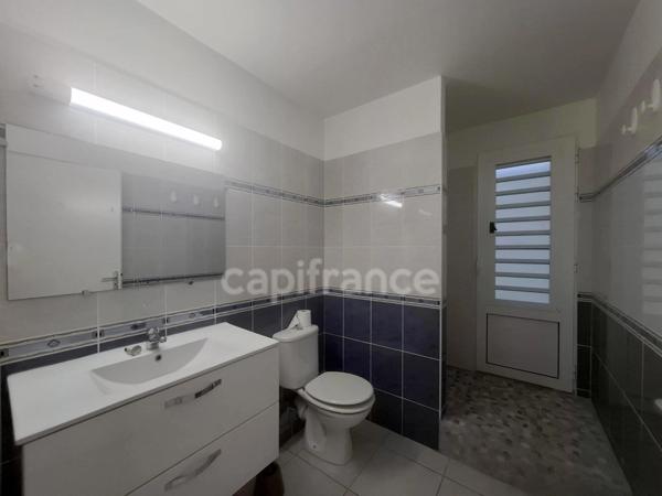 A Louer - Appartement de type 4 - Terrasse - Box - Parking - Vue mer - SCHOELCHER - Plateau Fofo