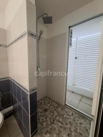 A Louer - Appartement de type 4 - Terrasse - Box - Parking - Vue mer - SCHOELCHER - Plateau Fofo