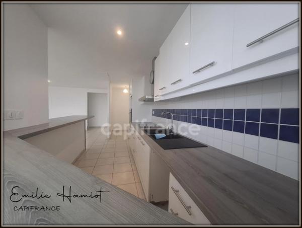 A Louer - Appartement de type 4 - Terrasse - Box - Parking - Vue mer - SCHOELCHER - Plateau Fofo