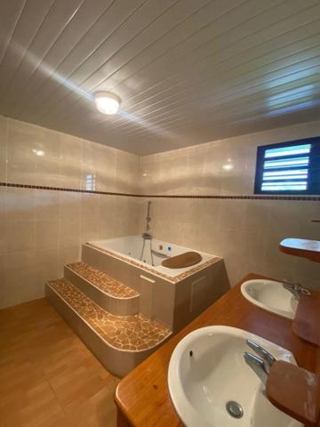 Maison à vendre 5 pièces REMIRE MONTJOLY (973)