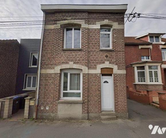 Maison à Vendre à Denain (59220) en Nord (59)

Cette maison de 103 m² de surface habitable se...