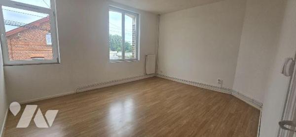 Maison à Vendre à Denain (59220) en Nord (59)

Cette maison de 103 m² de surface habitable se...