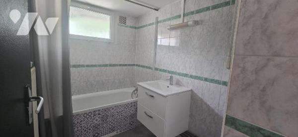 Maison à Vendre à Denain (59220) en Nord (59)

Cette maison de 103 m² de surface habitable se...