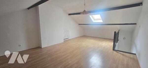 Maison à Vendre à Denain (59220) en Nord (59)

Cette maison de 103 m² de surface habitable se...