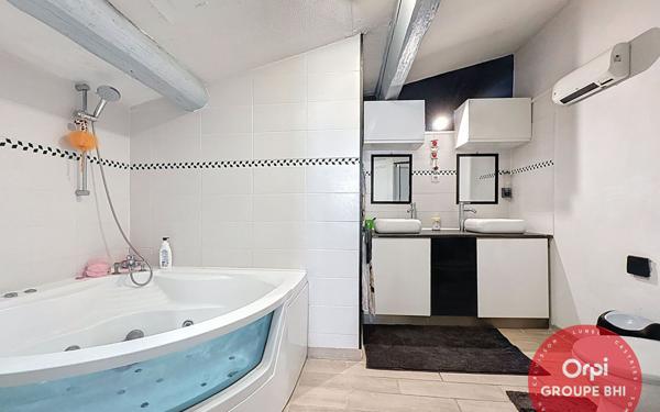 Maison à vendre    5 pièces •  Aimargues