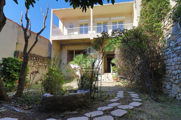 A vendre  13010 maison individuelle garage double jardin lumineux calme