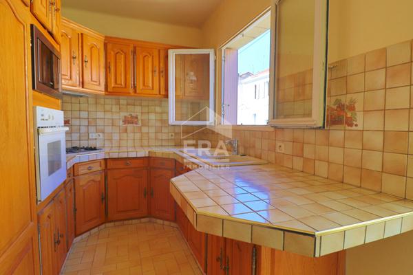 A vendre  13010 maison individuelle garage double jardin lumineux calme