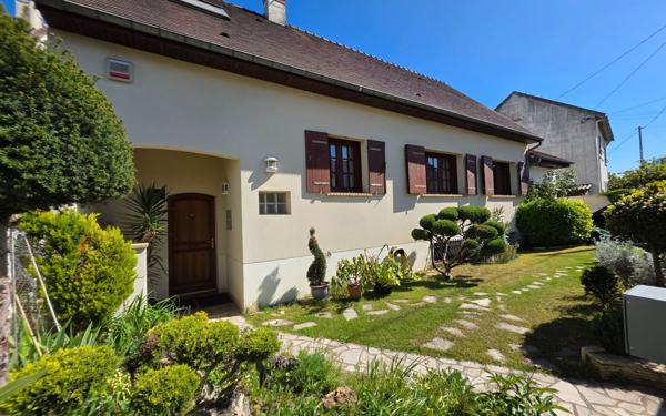 Maison à vendre    6 pièces • 127 m2 Champs-sur-Marne