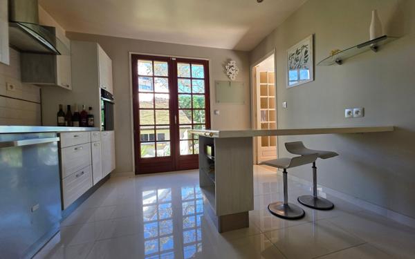 Maison à vendre    6 pièces • 127 m2 Champs-sur-Marne