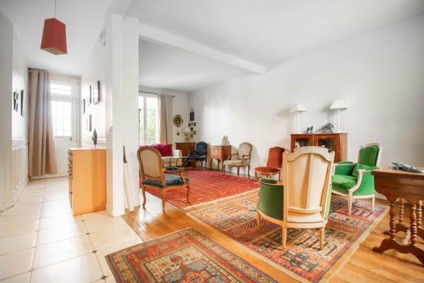 Charme et beaux volumes, proche des commodités
