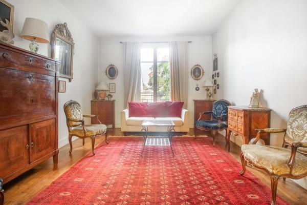 Charme et beaux volumes, proche des commodités