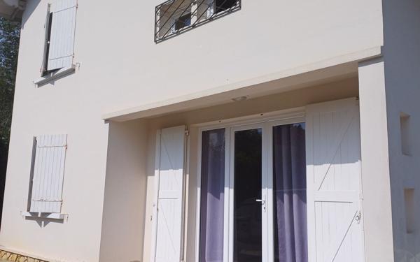 Maison à louer    5 pièces •  Saint-Pierre-du-Mont