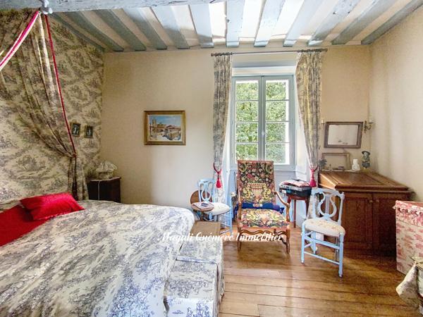 Demeure 8 pièces - 180 m² habitables dans son parc arboré de 1 ha 746