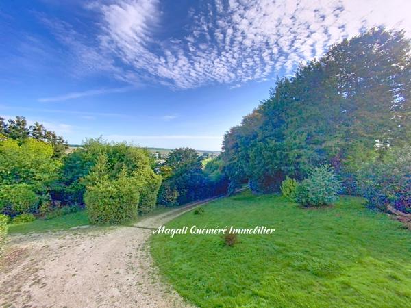 Demeure 8 pièces - 180 m² habitables dans son parc arboré de 1 ha 746