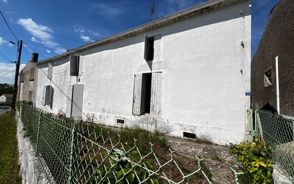 Maison à vendre    4 pièces • 223 m2 Cozes