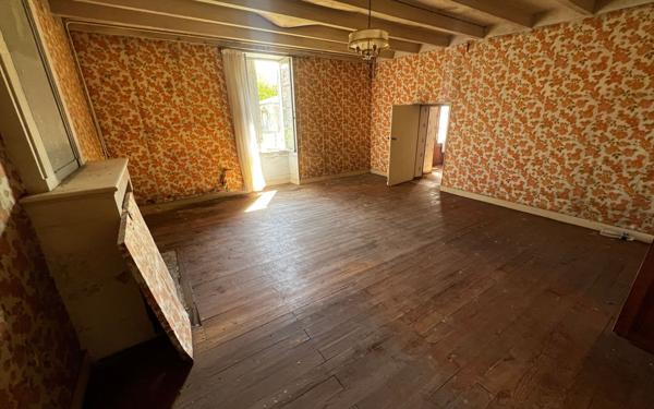 Maison à vendre    4 pièces • 223 m2 Cozes