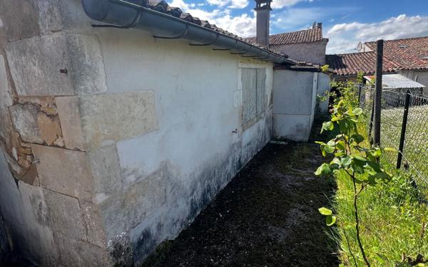 Maison à vendre    4 pièces • 223 m2 Cozes