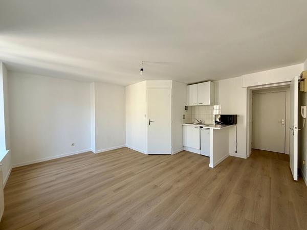 Appartement rénové 1 pièce(s) 27,50 m2 - HYPERCENTRE NANCY