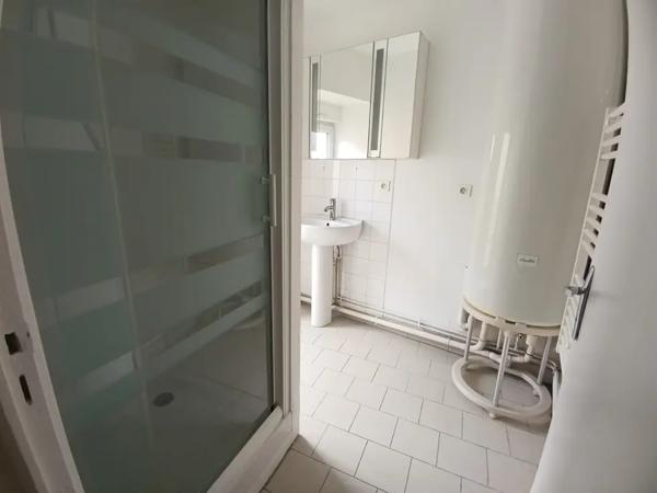 Deux appartements dans immeuble de rapport