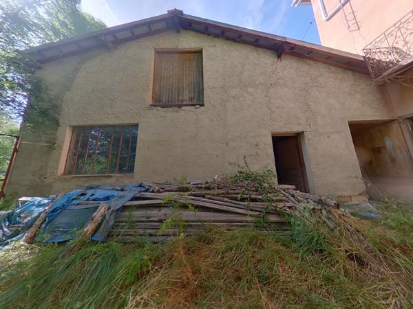 04850 JAUSIERS Maison coup de coeur et dépendances