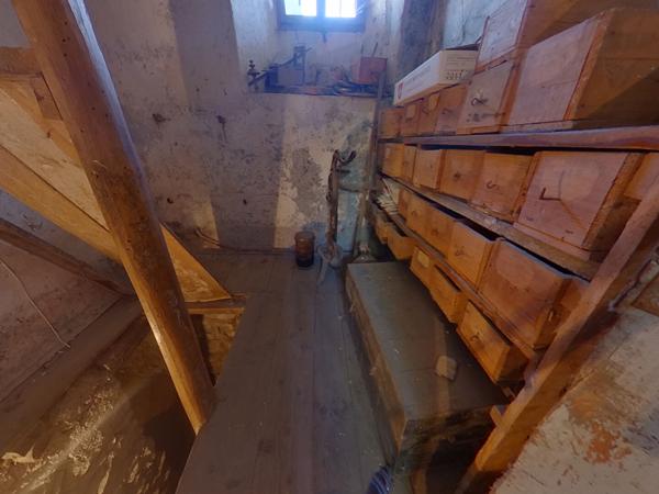 04850 JAUSIERS Maison coup de coeur et dépendances