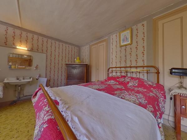 04850 JAUSIERS Maison coup de coeur et dépendances