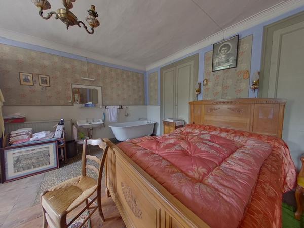 04850 JAUSIERS Maison coup de coeur et dépendances