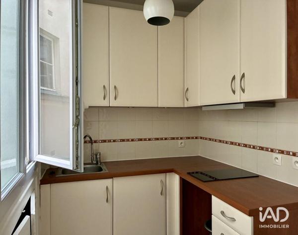 Location appartement 2 pièces 37 m² Paris 18