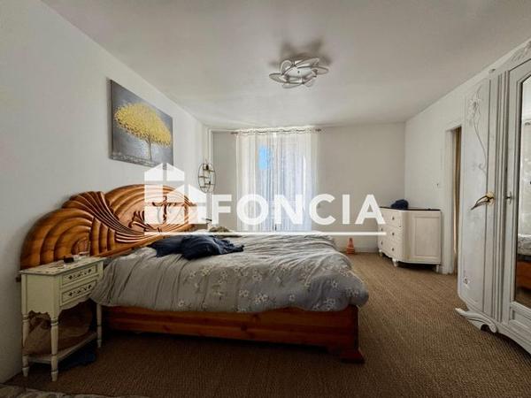 À vendre Maison 8 pièces 267 m² - Salles-curan 12410