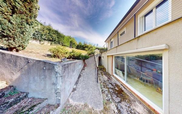 Maison à vendre    6 pièces • 149,67 m2 Chasselay