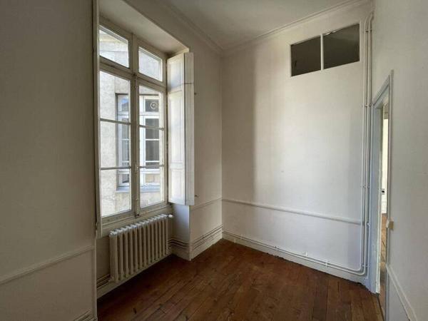 Appartement 3 pièces                                        - 44000 Nantes - DOBREE Réf : 8816
