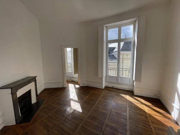 Appartement 3 pièces                                        - 44000 Nantes - DOBREE Réf : 8816