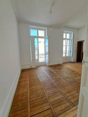 Appartement 3 pièces                                        - 44000 Nantes - DOBREE Réf : 8816
