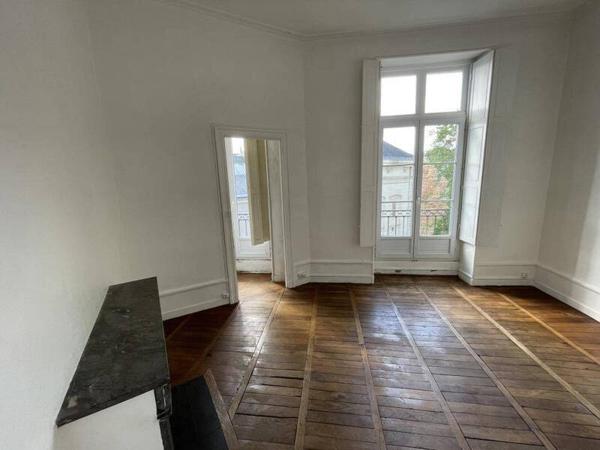 Appartement 3 pièces                                        - 44000 Nantes - DOBREE Réf : 8816