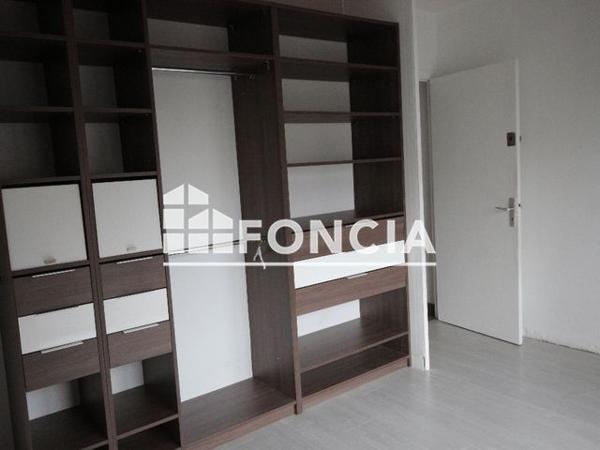 Location Appartement 3 pièces 69.6 m² - 74 AV CH DE GAULLE La Roche Sur Foron 74800